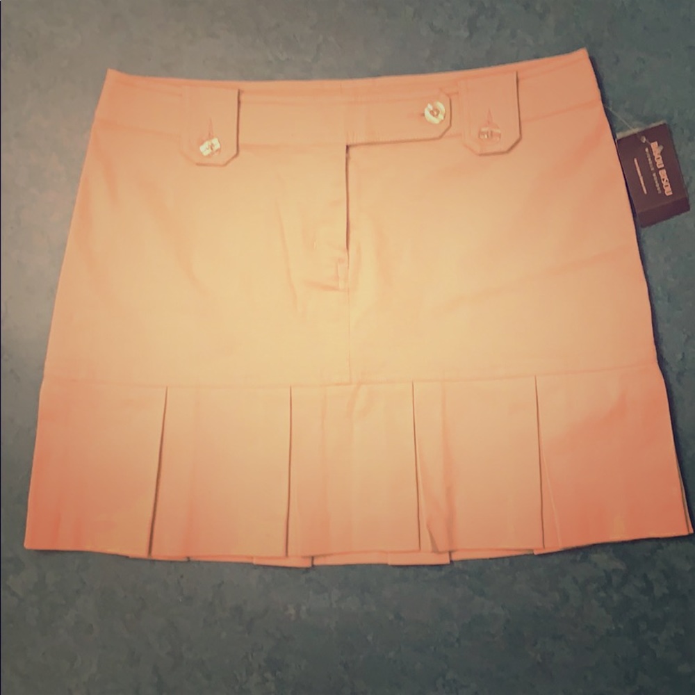 This Kahki Skirt is a Show Stopper